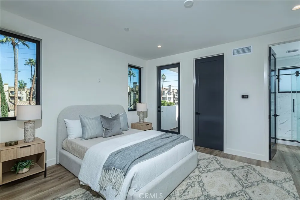 328 3rd Street Huntington Beach, CA 92648