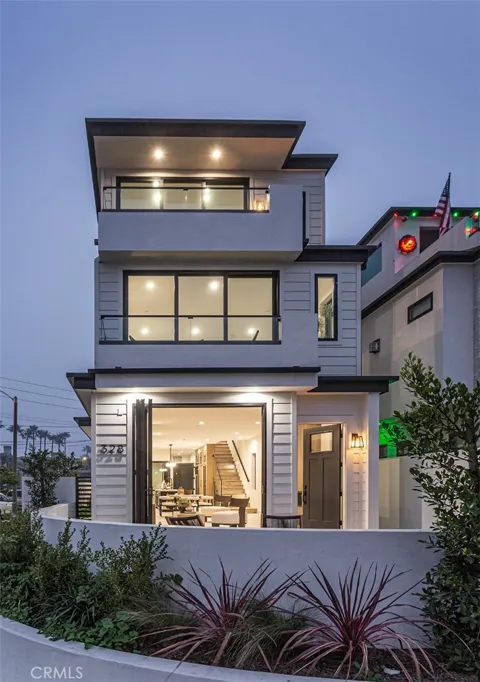 328 3rd Street