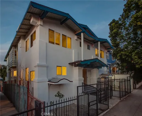 2765 W 8th