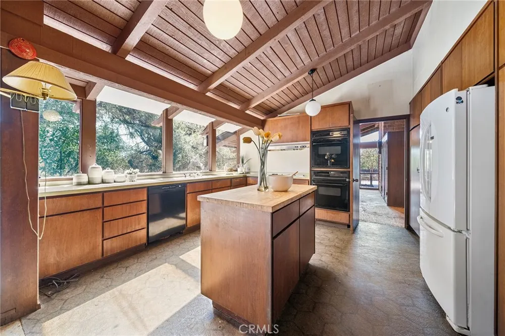677 Deodar Bradbury, CA 91008