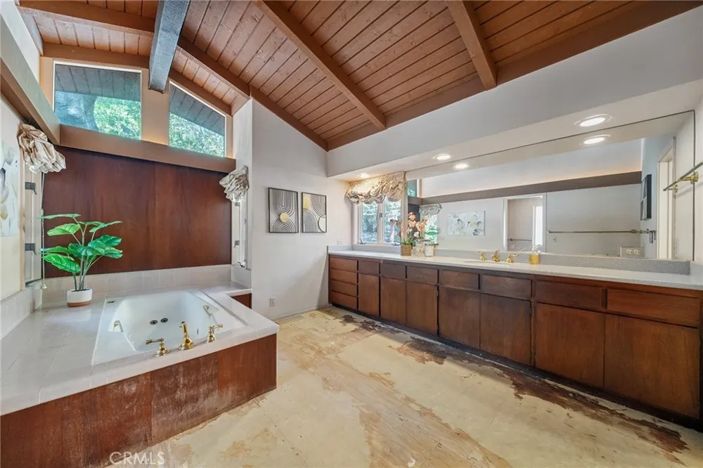 677 Deodar Bradbury, CA 91008