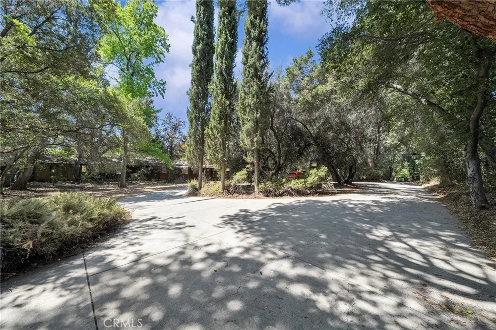677 Deodar Bradbury, CA 91008