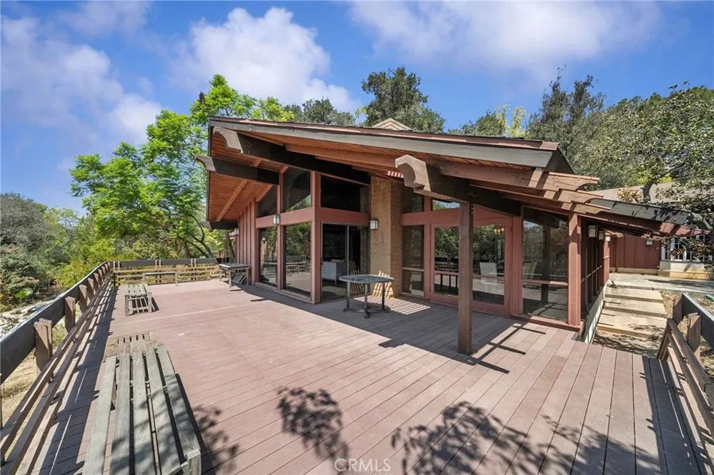 677 Deodar Bradbury, CA 91008