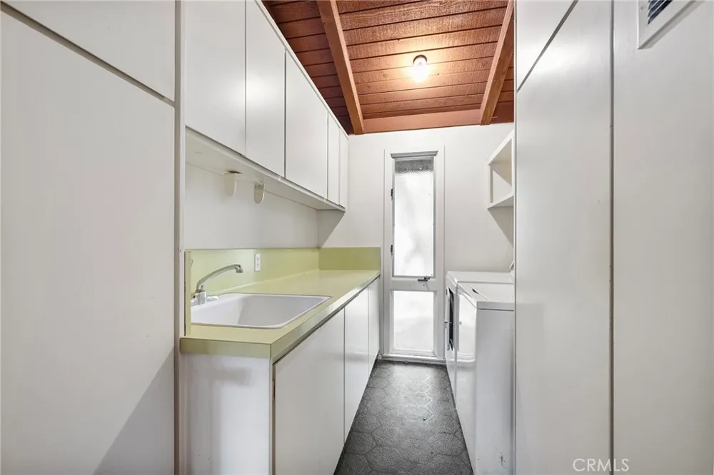 677 Deodar Bradbury, CA 91008