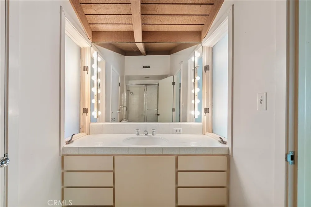 677 Deodar Bradbury, CA 91008