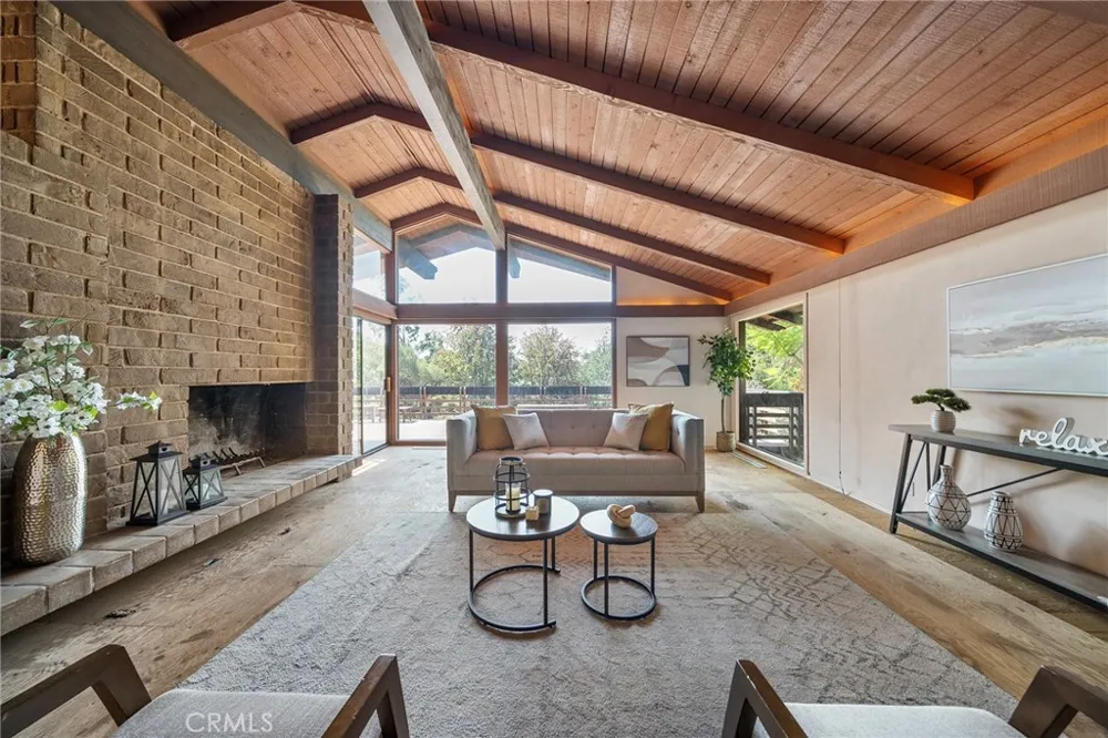677 Deodar Bradbury, CA 91008