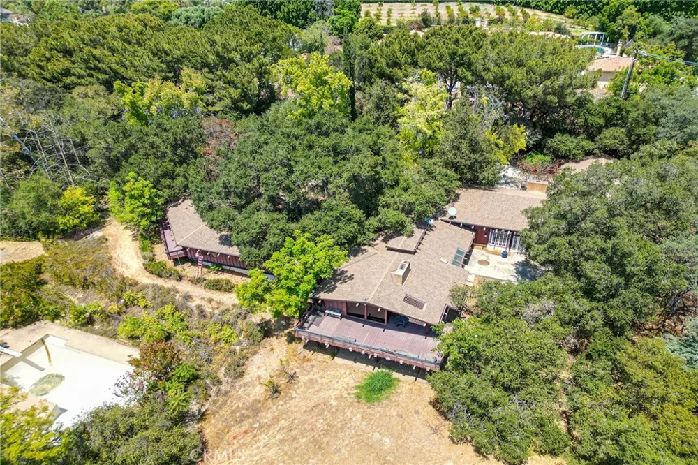 677 Deodar Bradbury, CA 91008