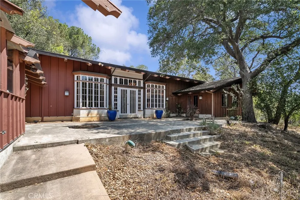 677 Deodar Bradbury, CA 91008