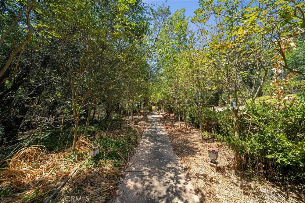 677 Deodar Bradbury, CA 91008