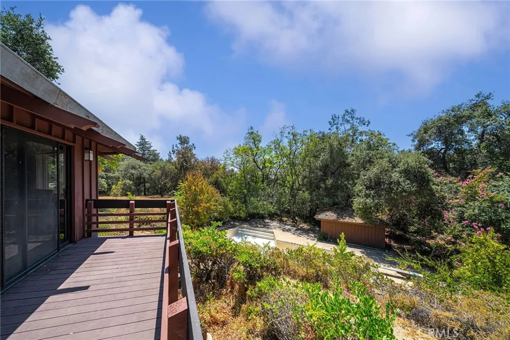 677 Deodar Bradbury, CA 91008
