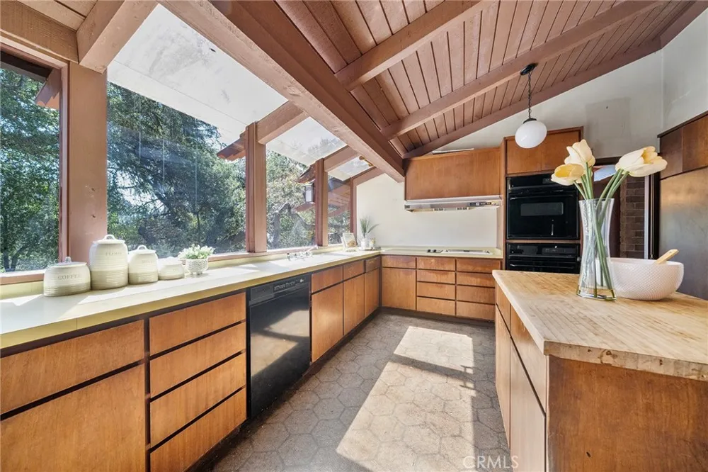 677 Deodar Bradbury, CA 91008