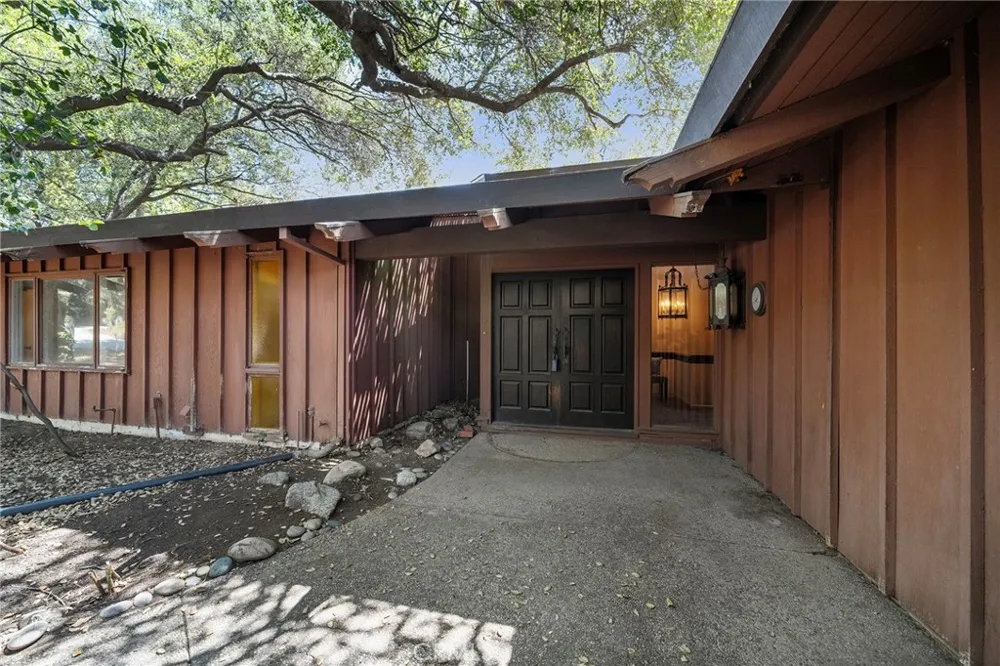 677 Deodar Bradbury, CA 91008