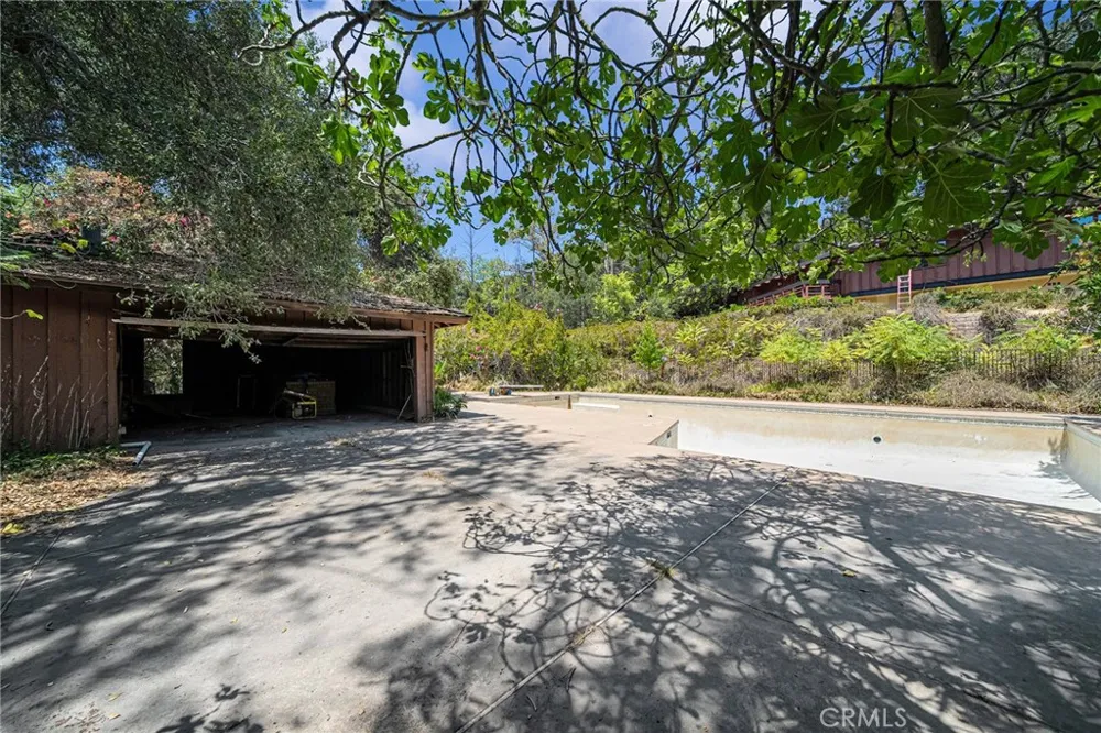 677 Deodar Bradbury, CA 91008