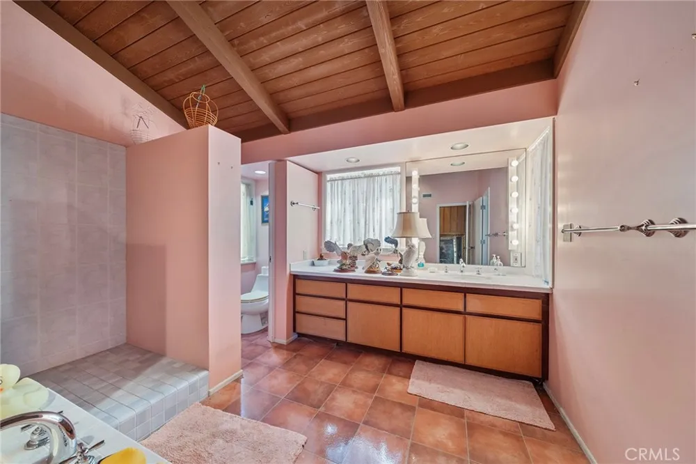 677 Deodar Bradbury, CA 91008