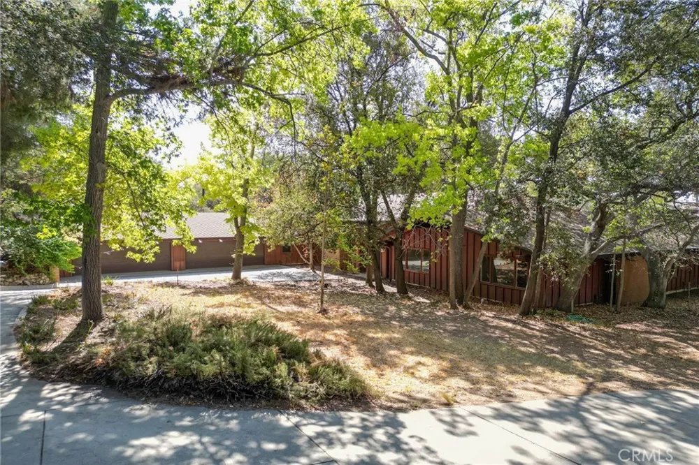 677 Deodar Bradbury, CA 91008