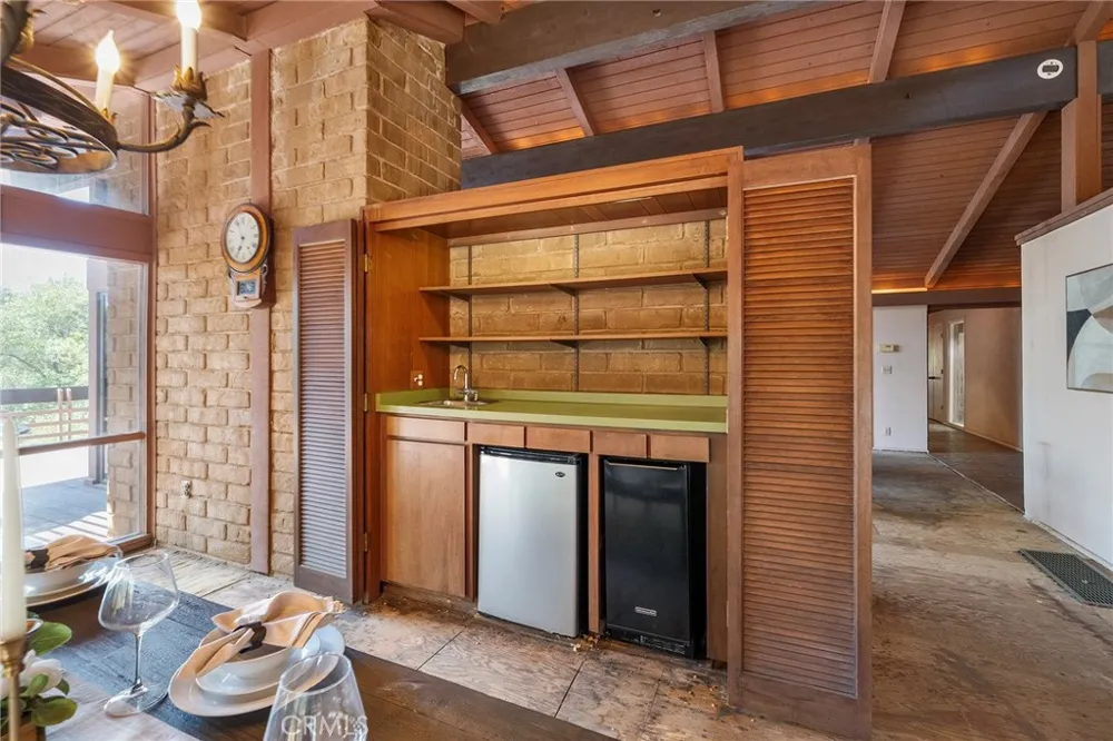 677 Deodar Bradbury, CA 91008