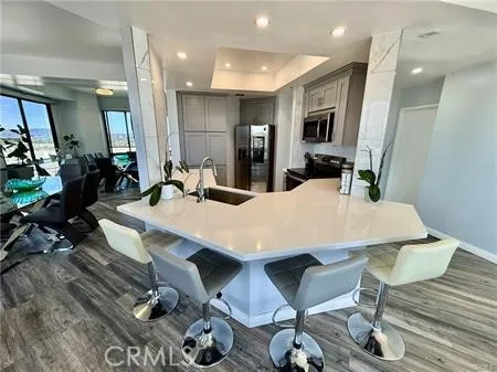 1310 E Ocean Boulevard #906 Long Beach, CA 90802