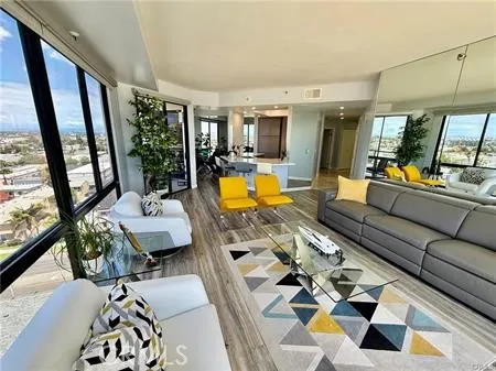 1310 E Ocean Boulevard #906 Long Beach, CA 90802