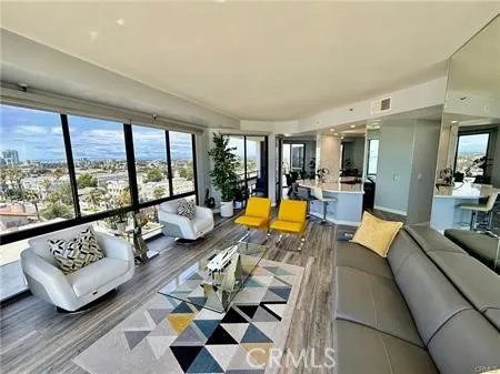 1310 E Ocean Boulevard #906 Long Beach, CA 90802
