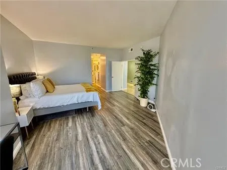1310 E Ocean Boulevard #906 Long Beach, CA 90802