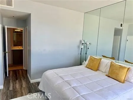 1310 E Ocean Boulevard #906 Long Beach, CA 90802