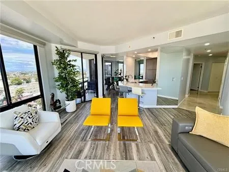 1310 E Ocean Boulevard #906 Long Beach, CA 90802