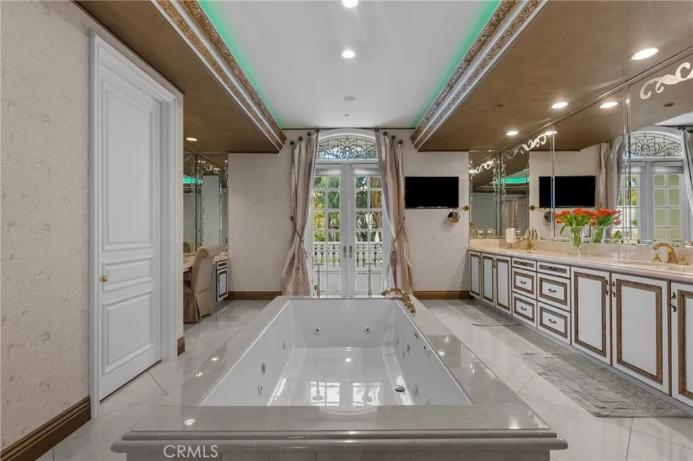 3724 Winford Drive Tarzana, CA 91356