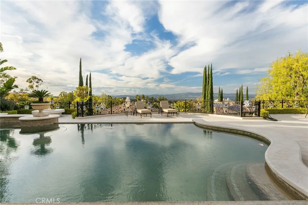 3724 Winford Drive Tarzana, CA 91356