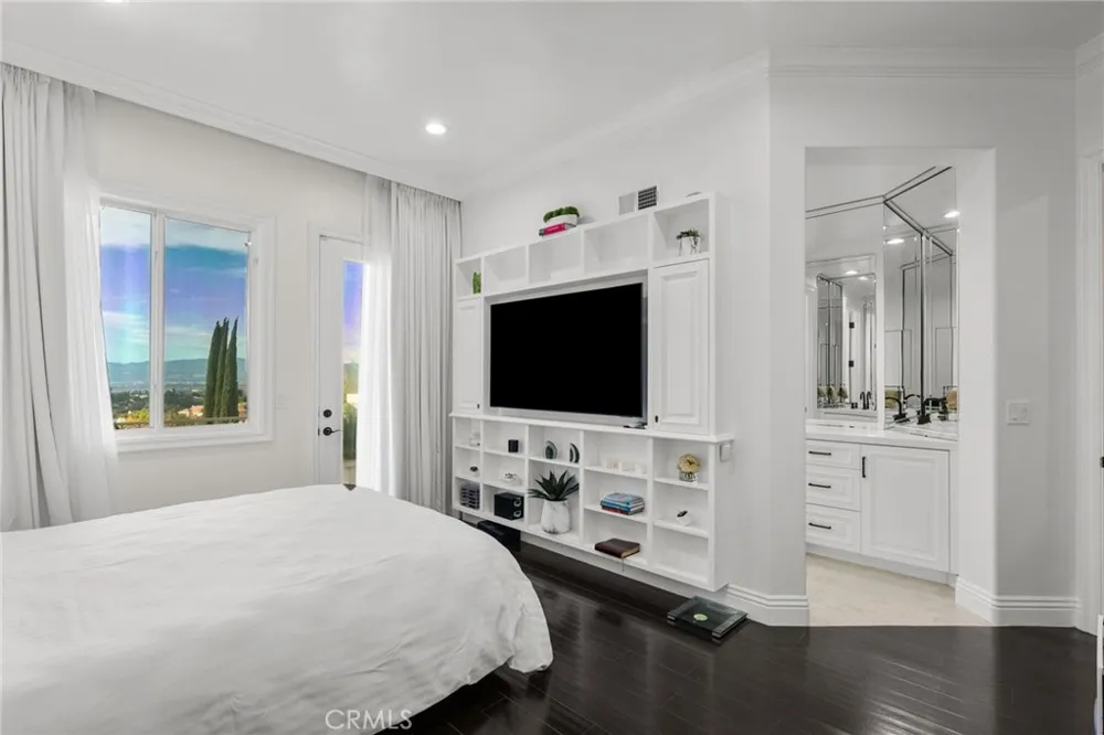 3724 Winford Drive Tarzana, CA 91356