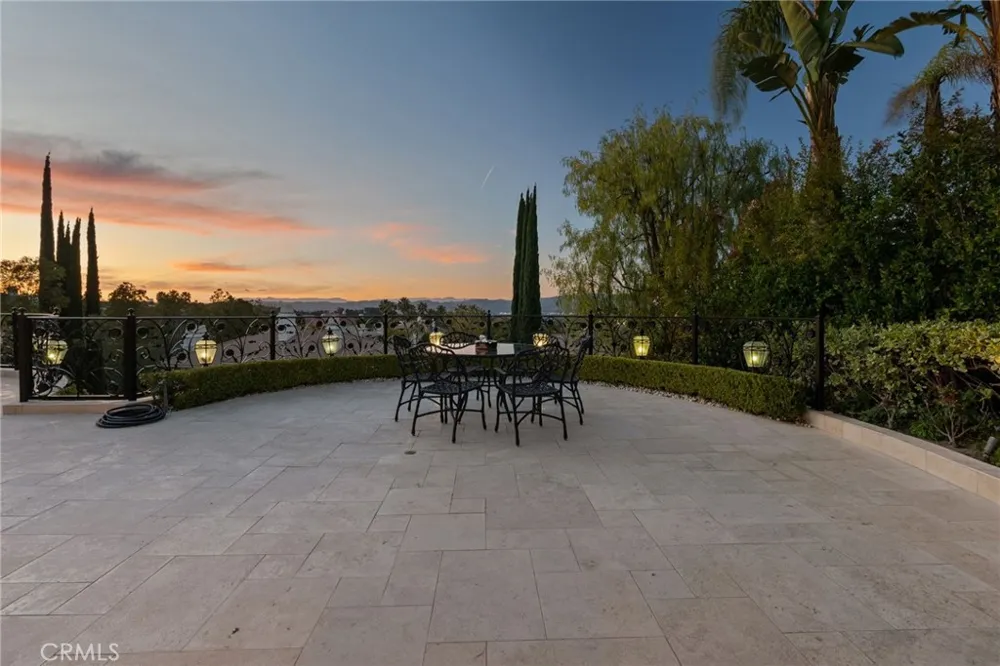 3724 Winford Drive Tarzana, CA 91356
