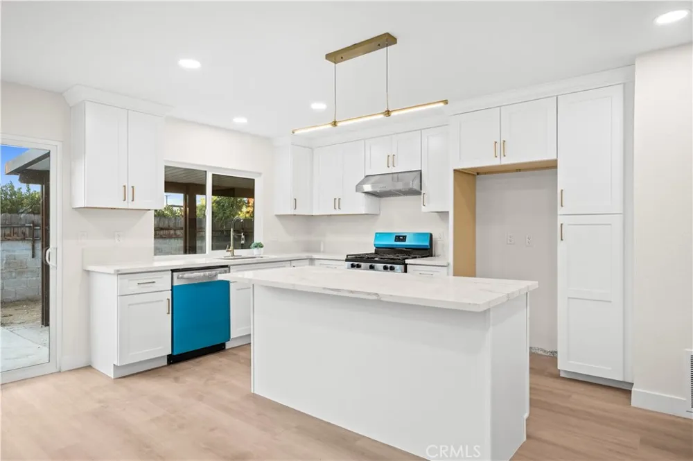 1266 W Lorraine Rialto, CA 92376