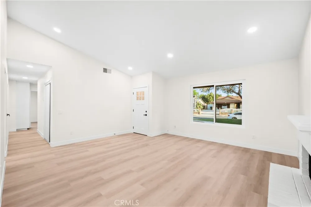 1266 W Lorraine Rialto, CA 92376