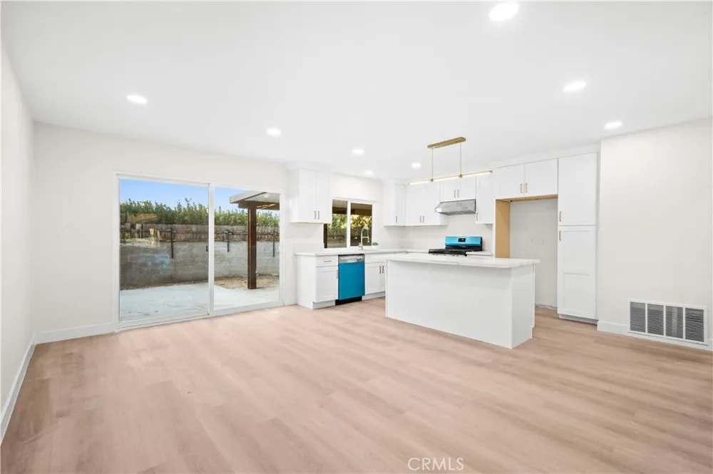 1266 W Lorraine Rialto, CA 92376
