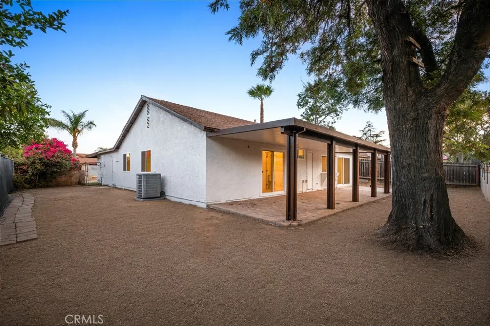 1266 W Lorraine Rialto, CA 92376