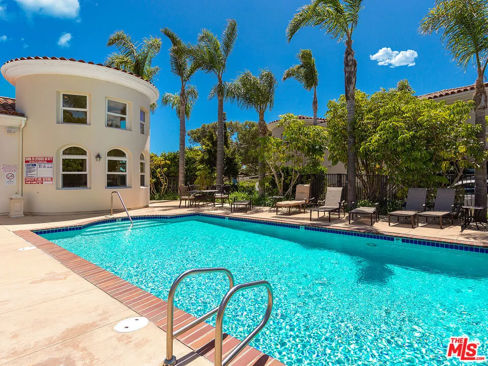 23949 De Ville Way Malibu, CA 90265
