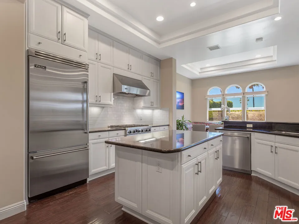 23949 De Ville Way Malibu, CA 90265
