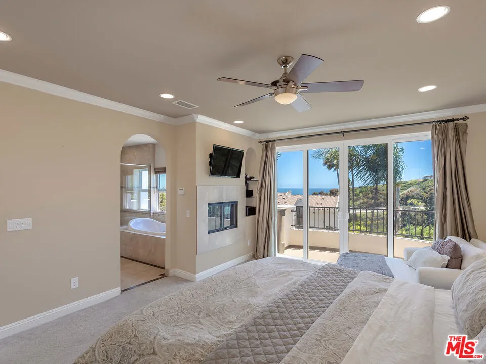 23949 De Ville Way Malibu, CA 90265