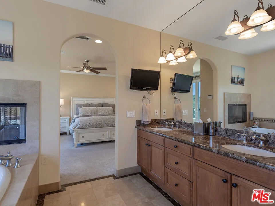 23949 De Ville Way Malibu, CA 90265