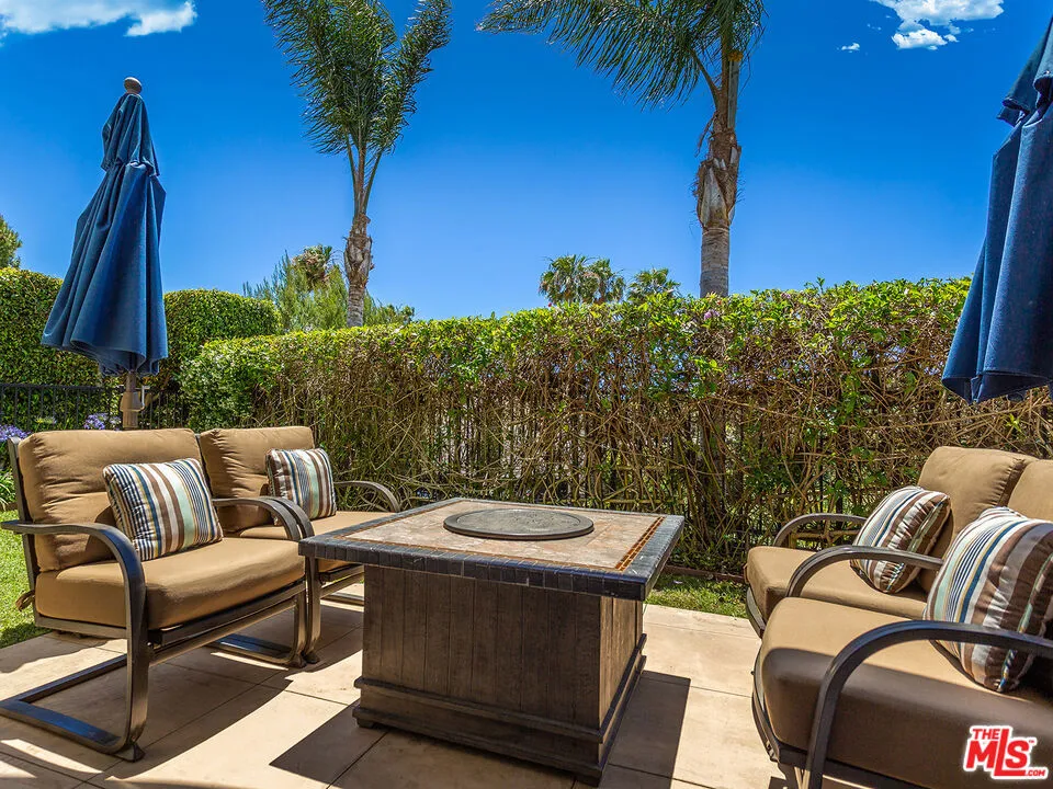 23949 De Ville Way Malibu, CA 90265