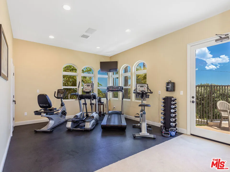 23949 De Ville Way Malibu, CA 90265