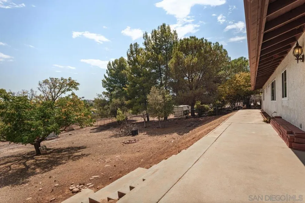 24381 Rutherford Ramona, CA 92065