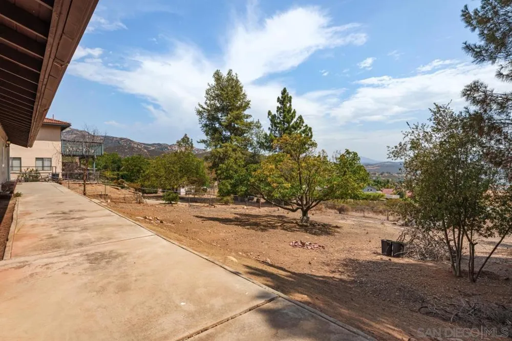 24381 Rutherford Ramona, CA 92065