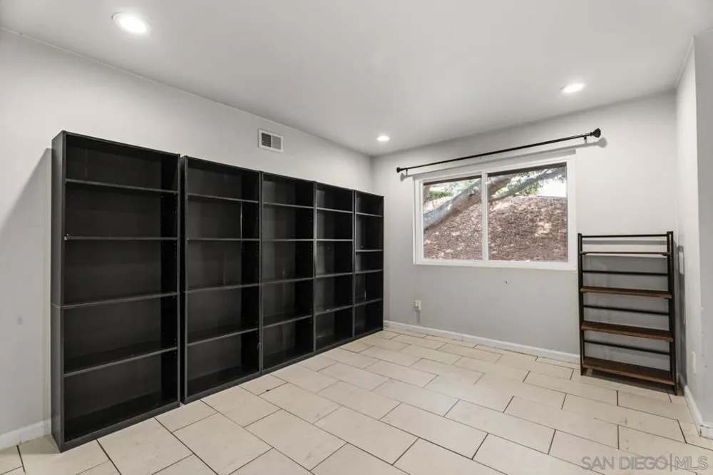24381 Rutherford Ramona, CA 92065