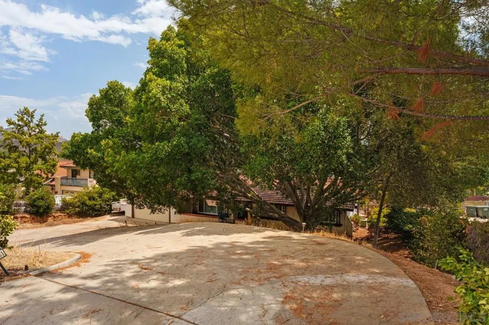 24381 Rutherford Ramona, CA 92065
