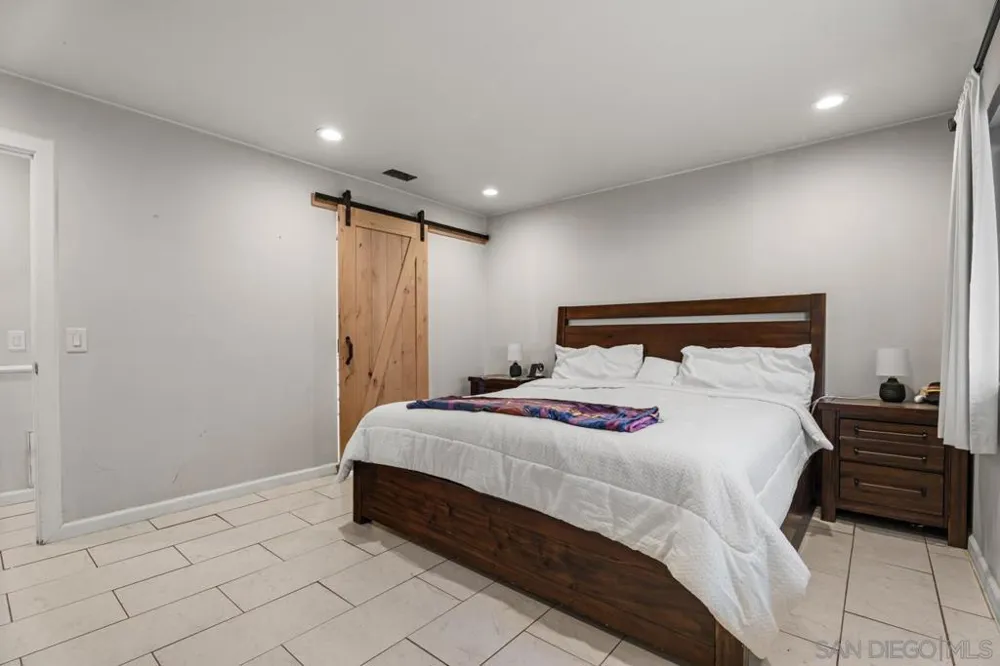 24381 Rutherford Ramona, CA 92065