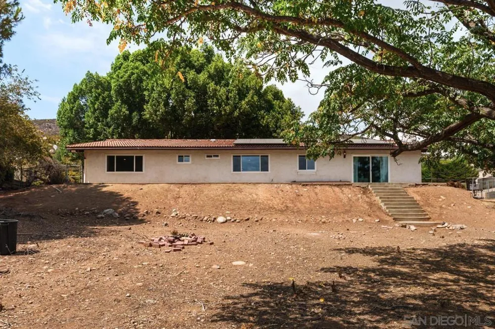 24381 Rutherford Ramona, CA 92065