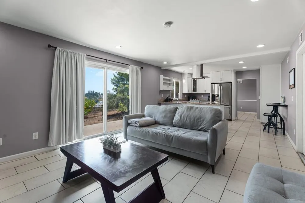 24381 Rutherford Ramona, CA 92065