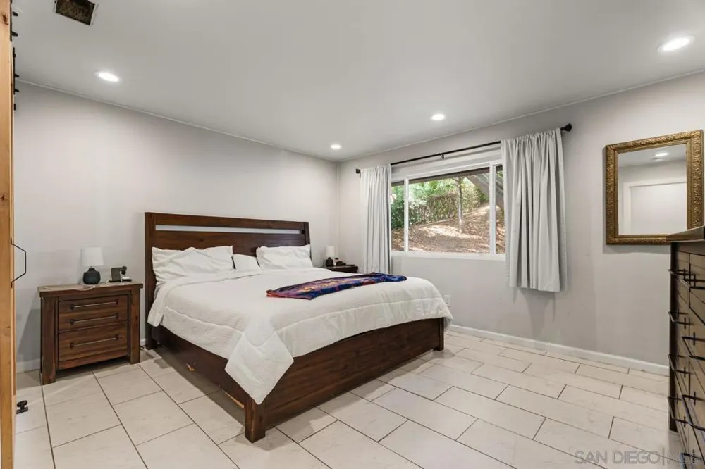 24381 Rutherford Ramona, CA 92065