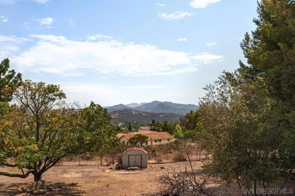 24381 Rutherford Ramona, CA 92065