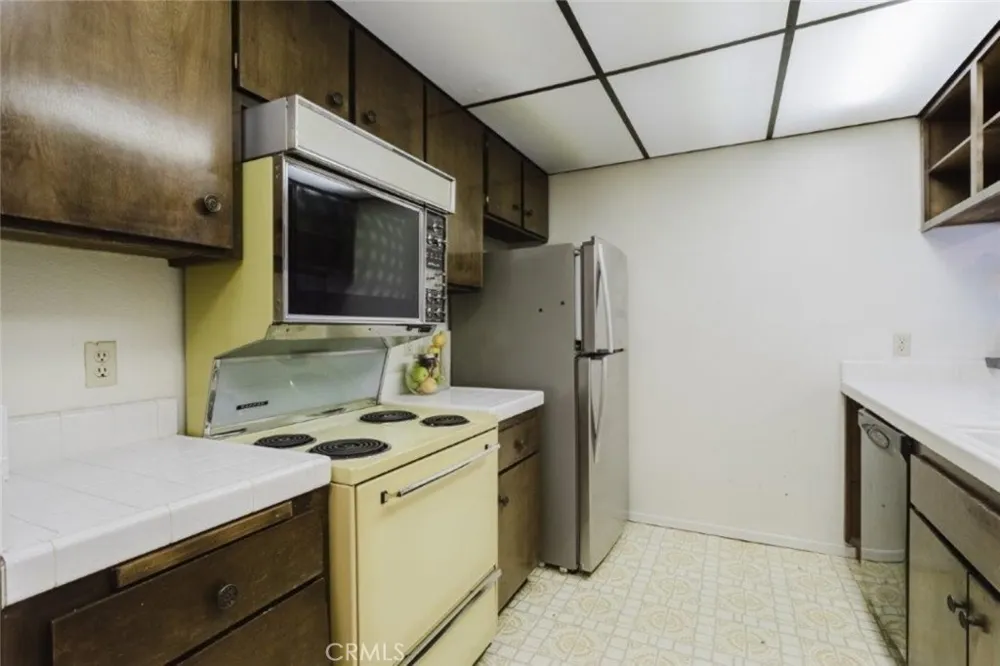 3481 Stancrest Drive #334 Glendale, CA 91208